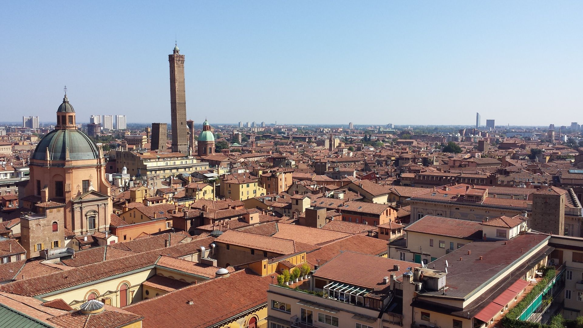 Bologna and Emilia Romagna: a trip between art, food and motors