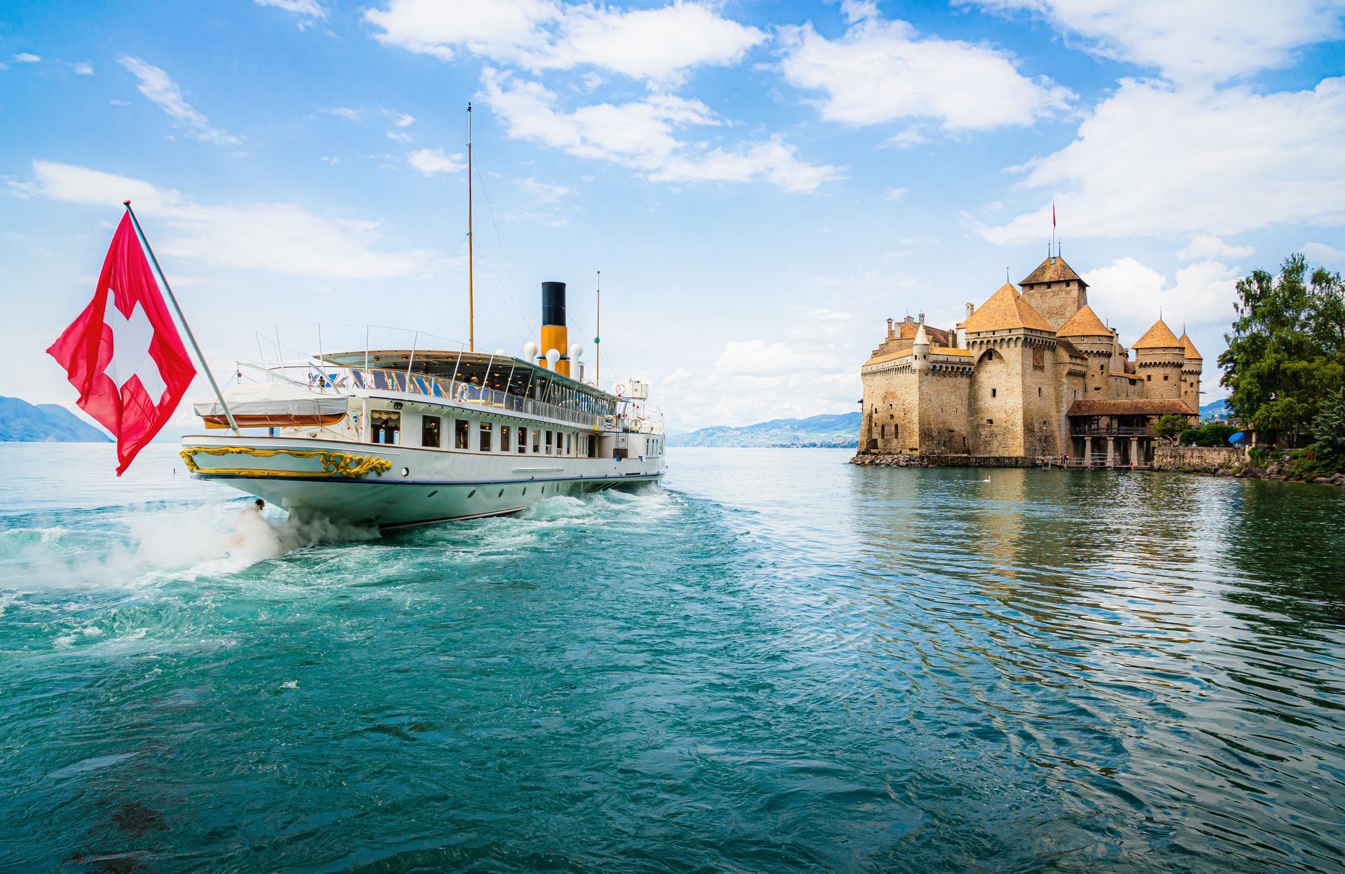 Geneva: private lake cruises can be combined with food and culture