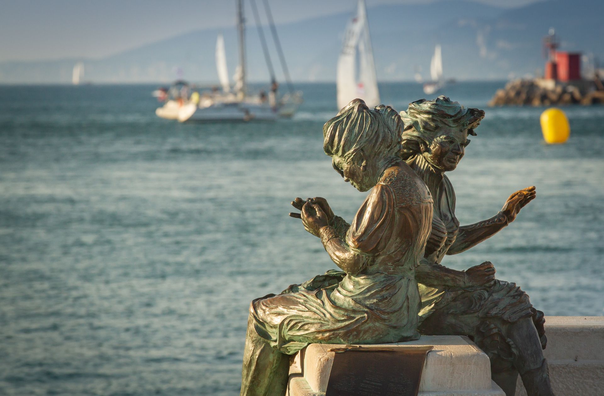 Trieste has a special charm: a melting pot of different cultures .