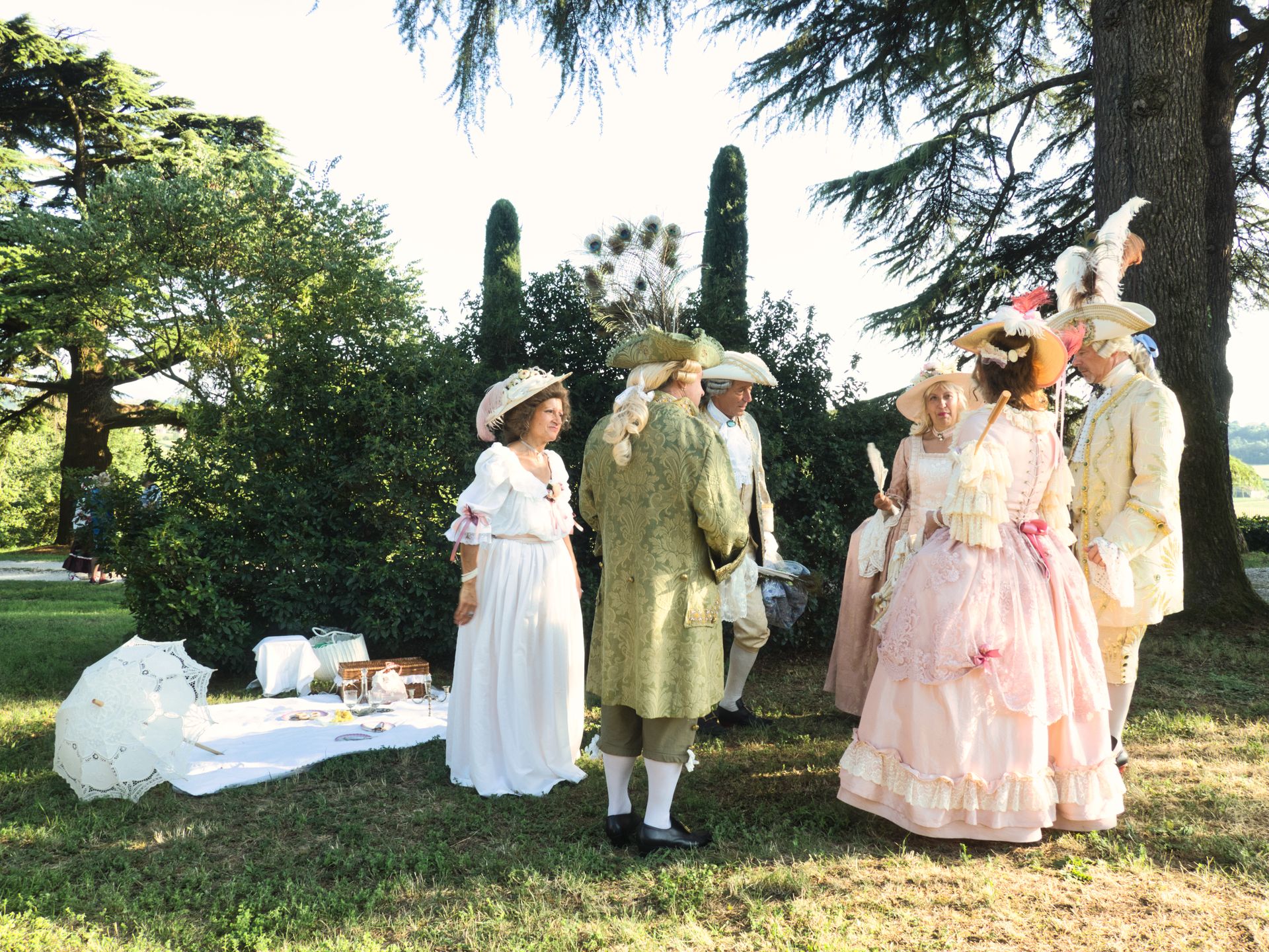 Costume Flash Mob :is the best way to create a big impression for brand promotion, media interest, social media stunts or just to entertain guests .