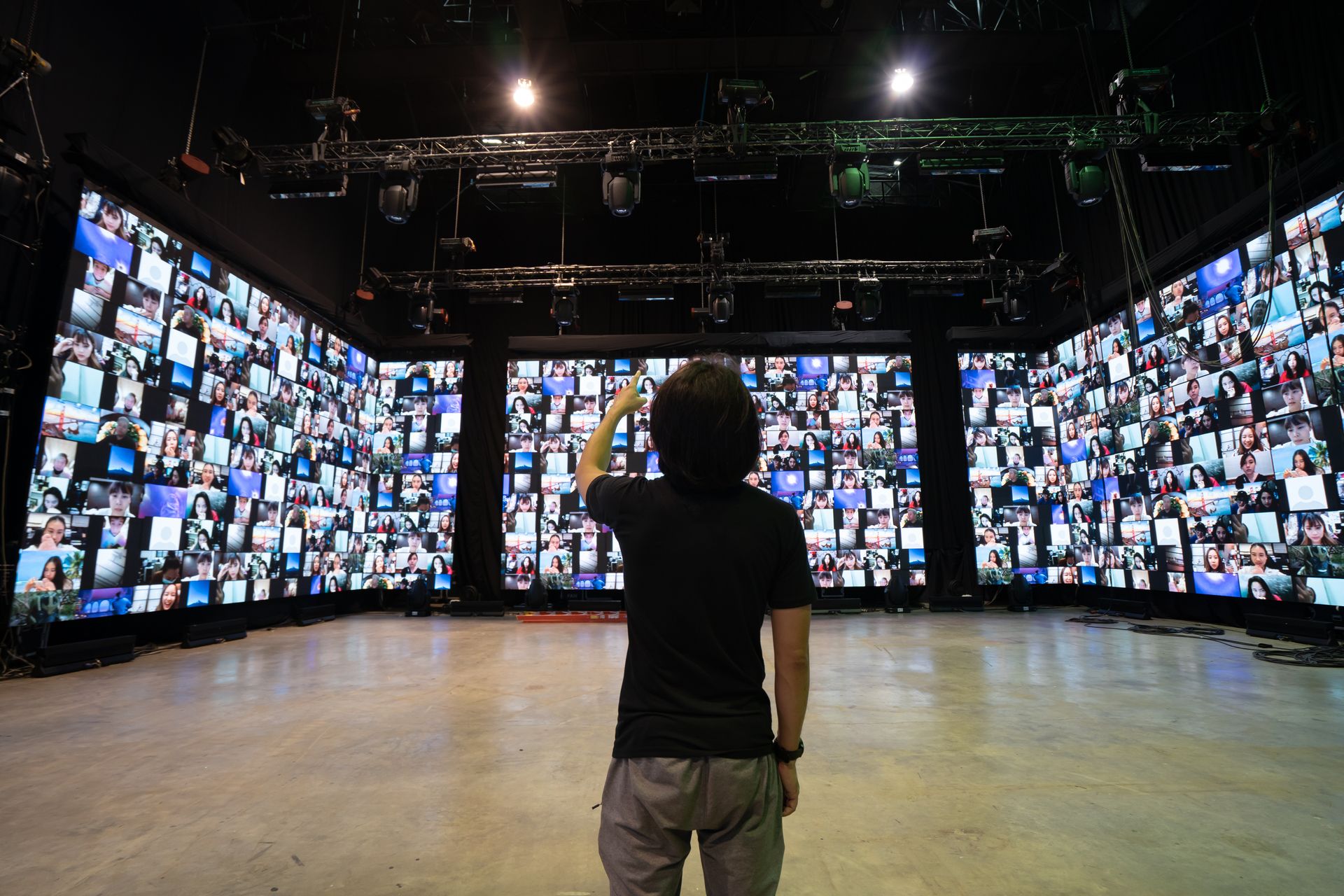 A large zoom wall : it is a good alternative for the live meetings . During the pandemic was and still is the most used tool by the people to remain in contact.